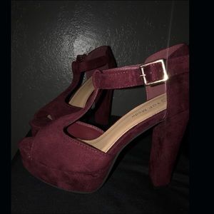 *LIKE NEW* SUEDE WINE HEELS